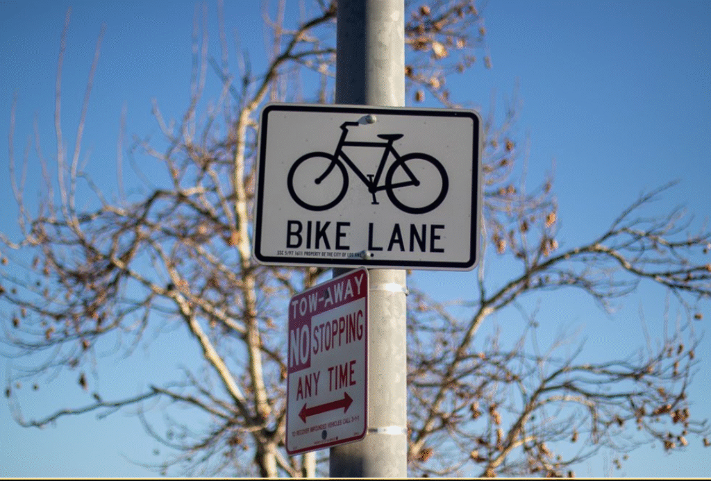 Cyclist Injured in Crash at N Humboldt Blvd