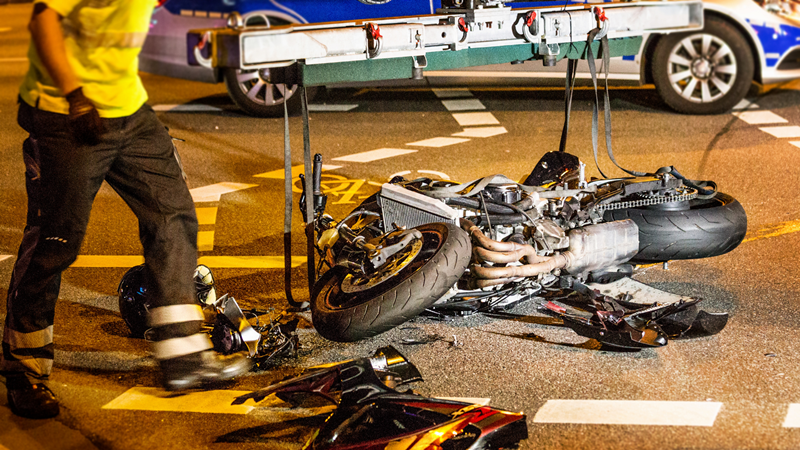 Evening Crash Injures Two on Zoo Interchange